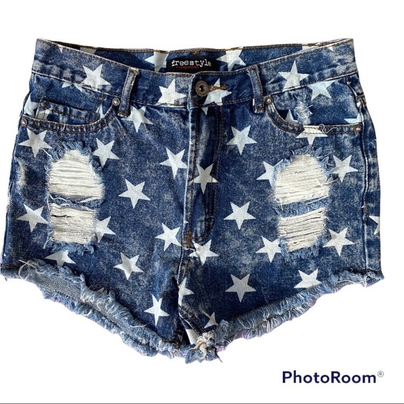 Size 5. Shorts.​ - Picture 3 of 9